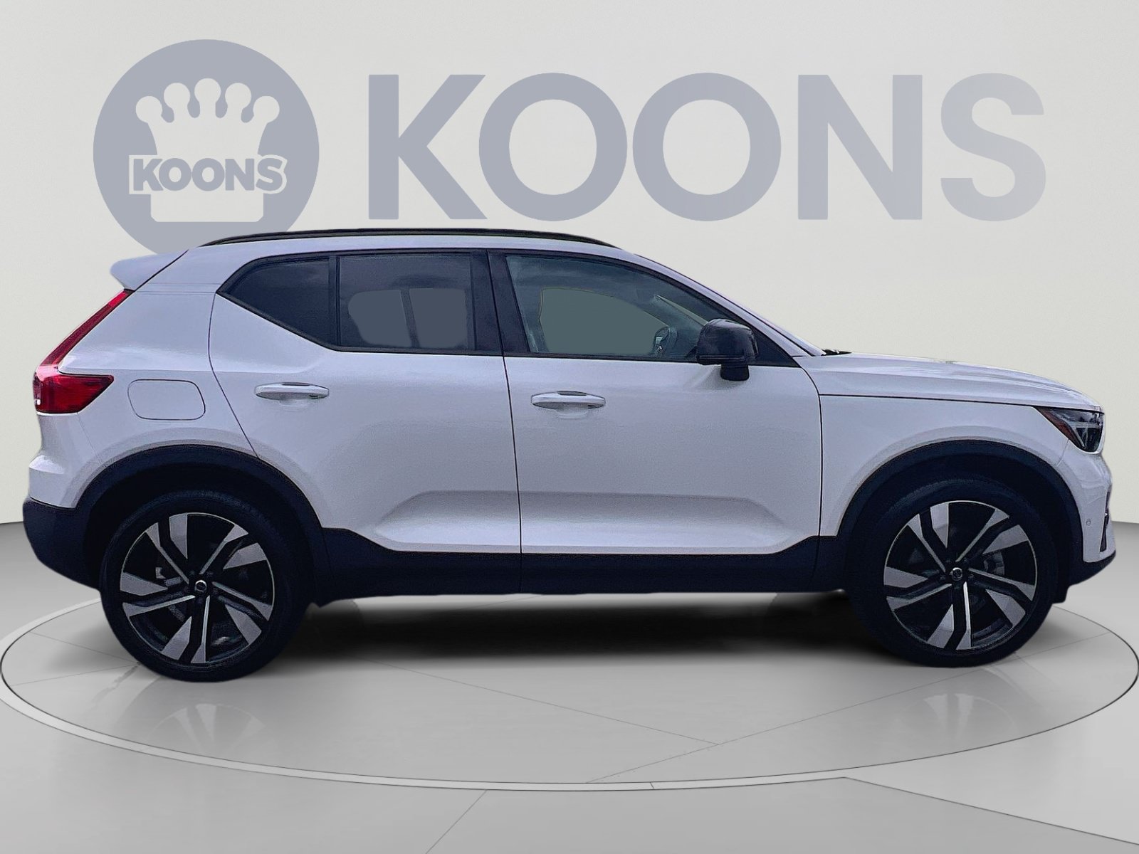 Certified 2023 Volvo XC40 B5 Plus w/ Climate Package AWD/4WD image 8
