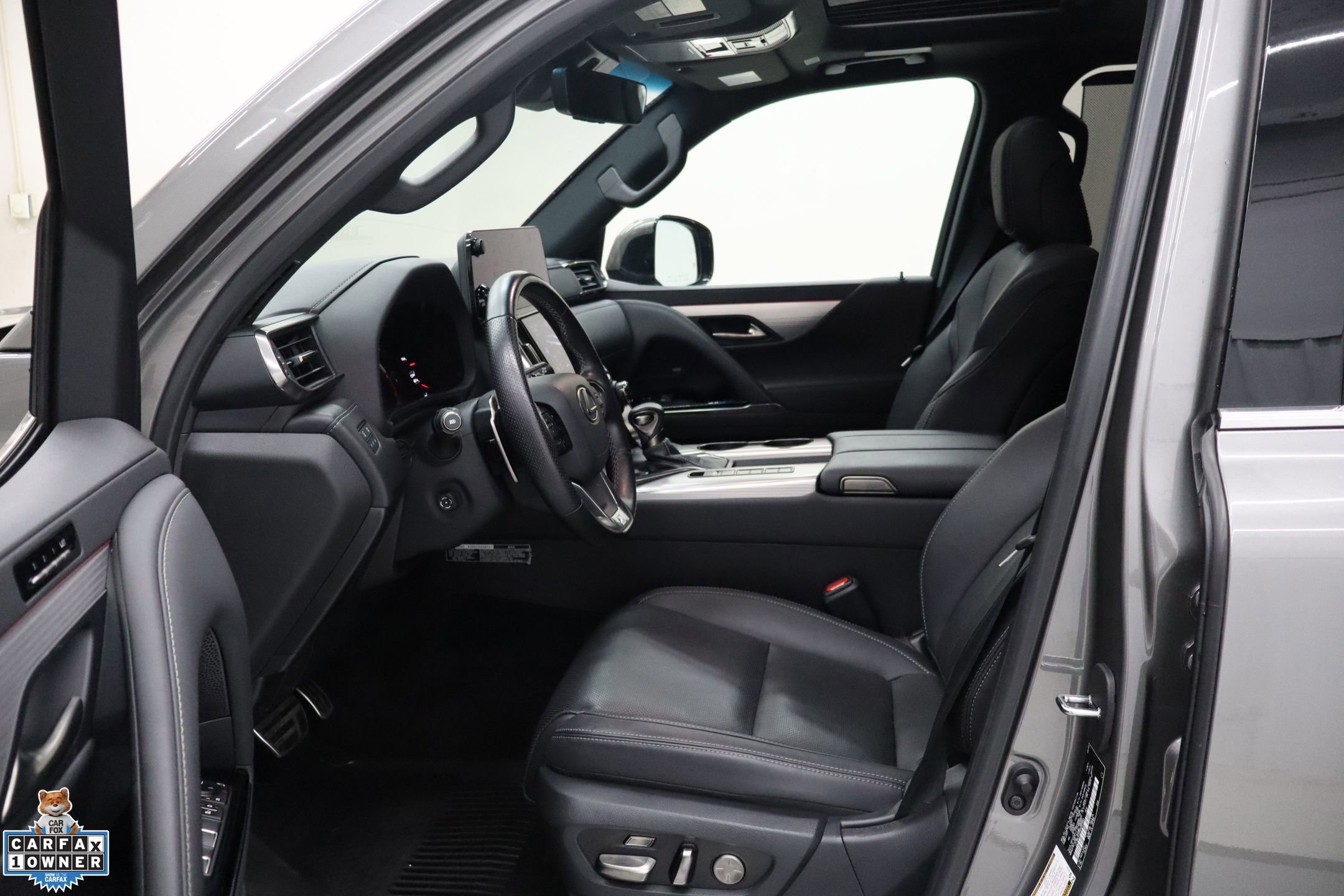 Used 2024 Lexus LX 600 F Sport image 29