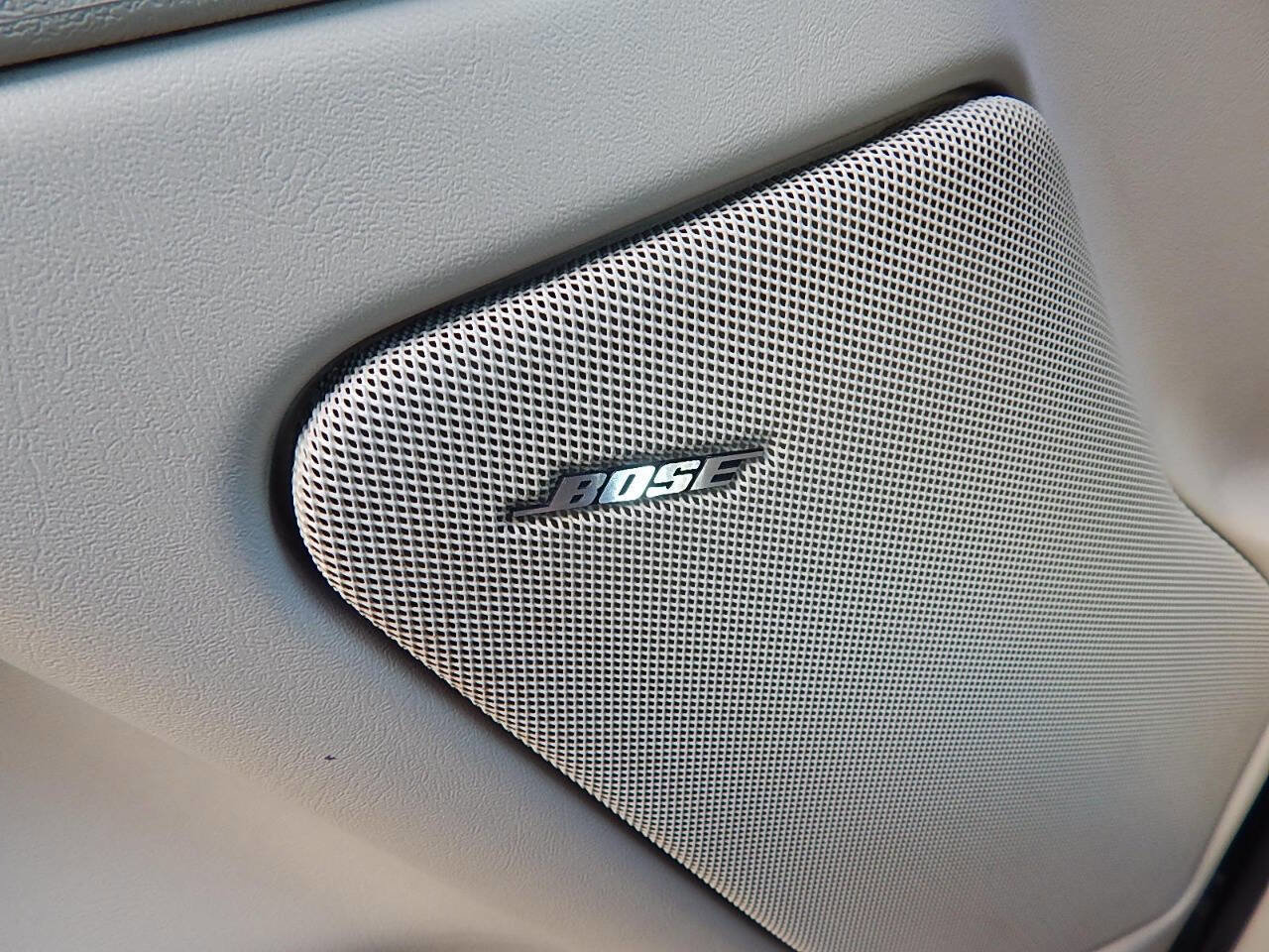 Used 2002 Cadillac Escalade 2WD image 18