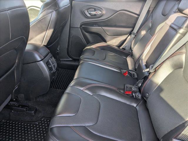 Used 2019 Jeep Cherokee Trailhawk image 16