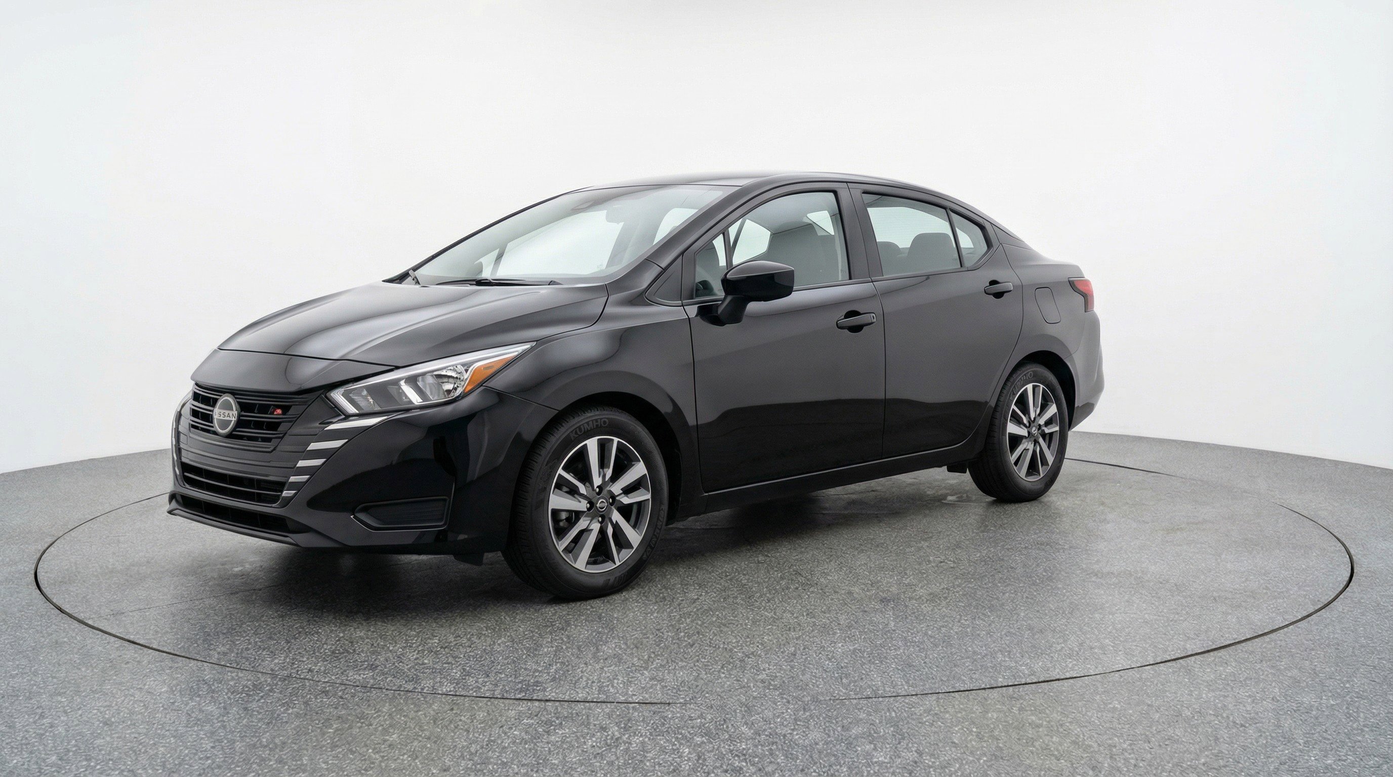 Used 2025 Nissan Versa SV FWD image 3