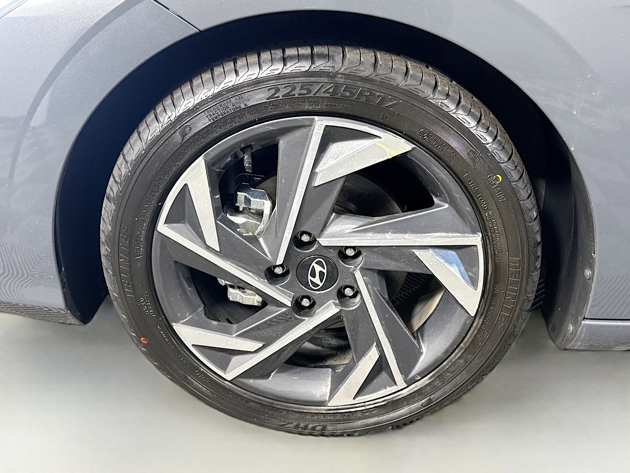 Used 2025 Hyundai Elantra Limited image 38