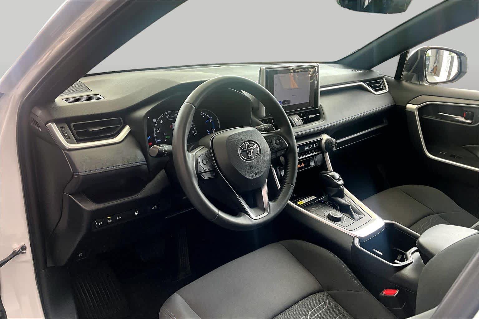 Certified 2023 Toyota RAV4 SE w/ Convenience Package AWD/4WD image 17