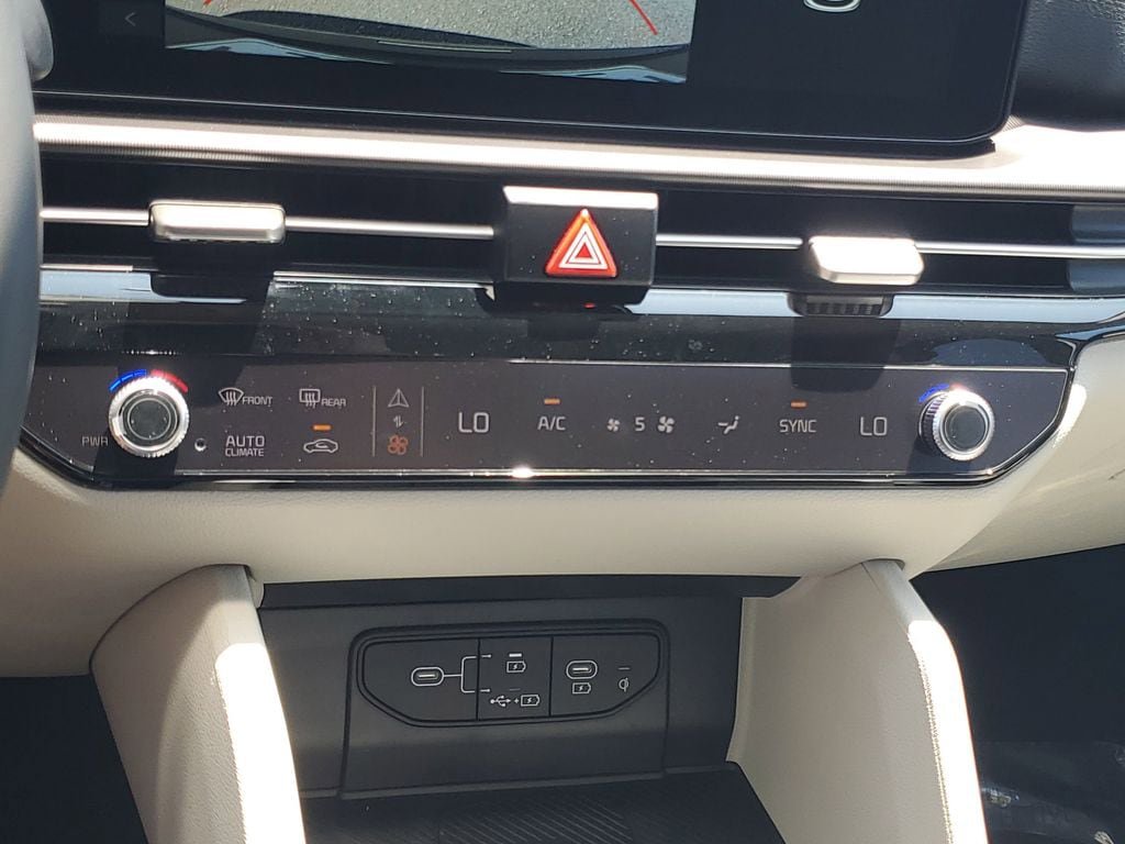 New 2026 Kia Sportage EX FWD image 18