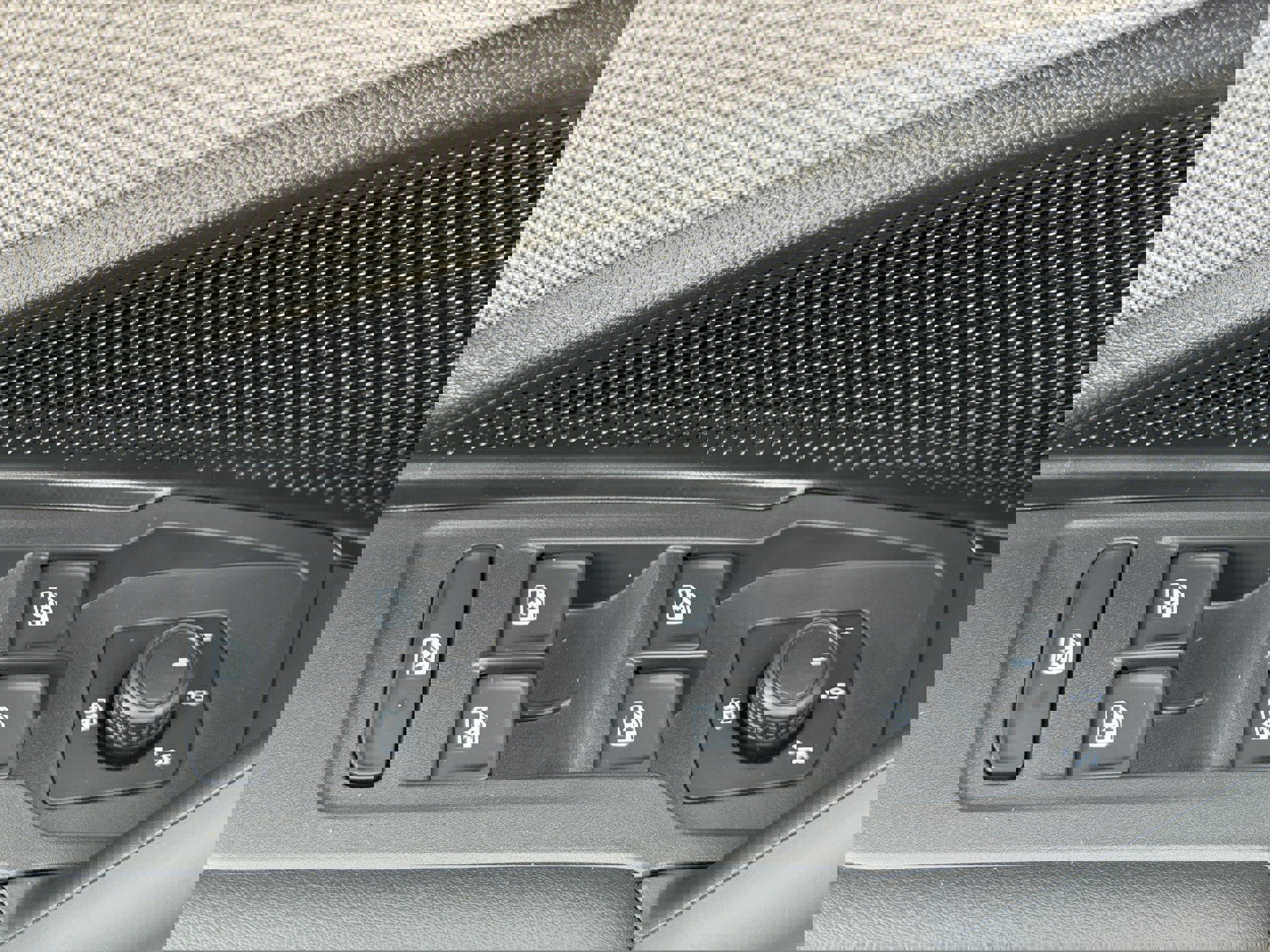 New 2026 Volkswagen Tiguan S image 15