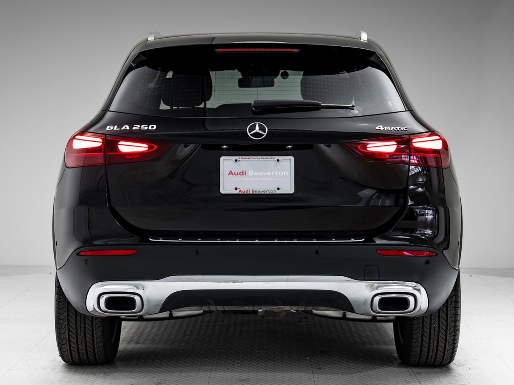 Used 2025 Mercedes-Benz GLA 250 4MATIC image 32