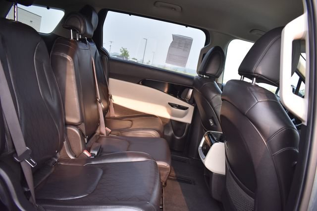 Certified 2023 Kia Carnival EX FWD image 15