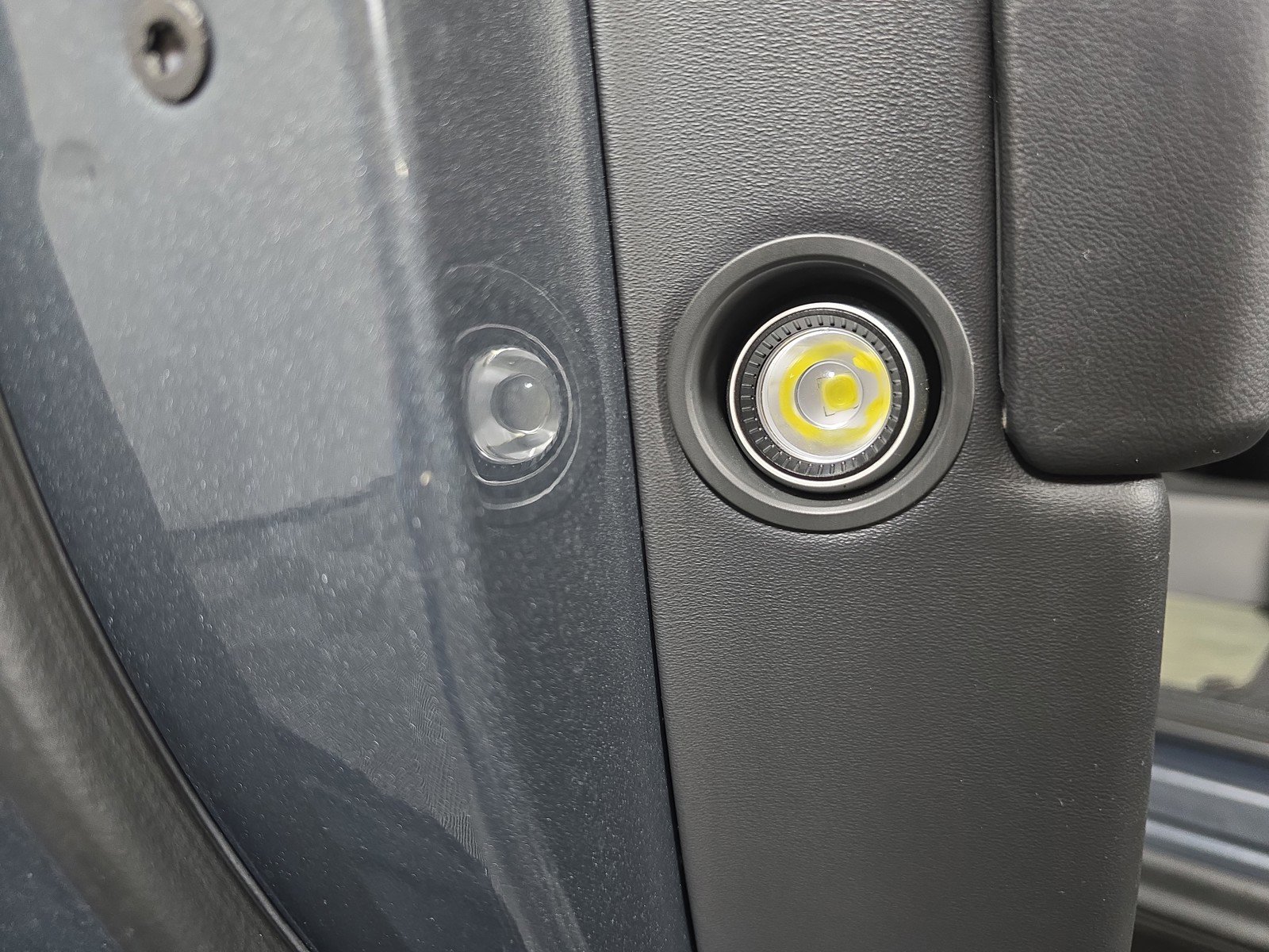 Used 2022 Rivian R1S Launch Edition AWD/4WD image 32