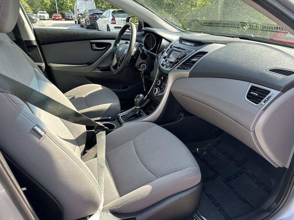 Used 2016 Hyundai Elantra SE w/ Option Group 02 FWD image 38