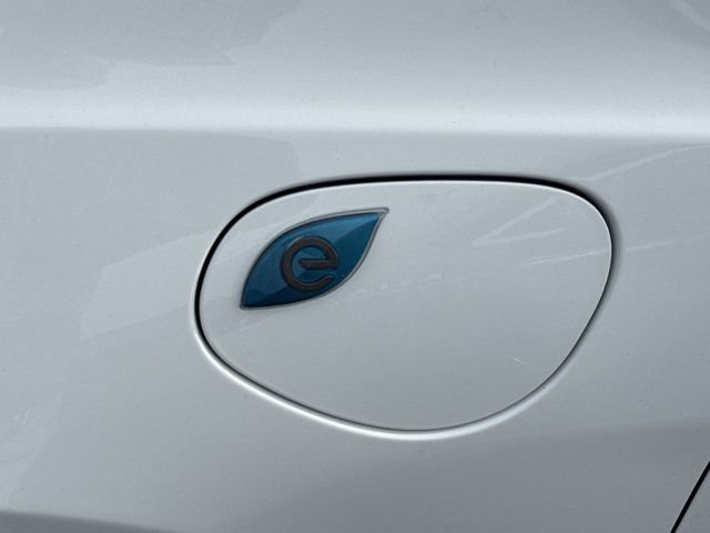 Used 2024 Chrysler Pacifica Limited FWD image 3