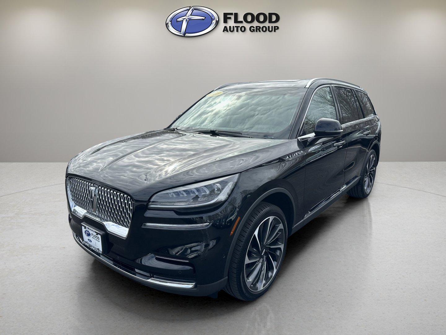 Certified 2023 Lincoln Aviator Reserve w/ Equipment Group 201A image 3