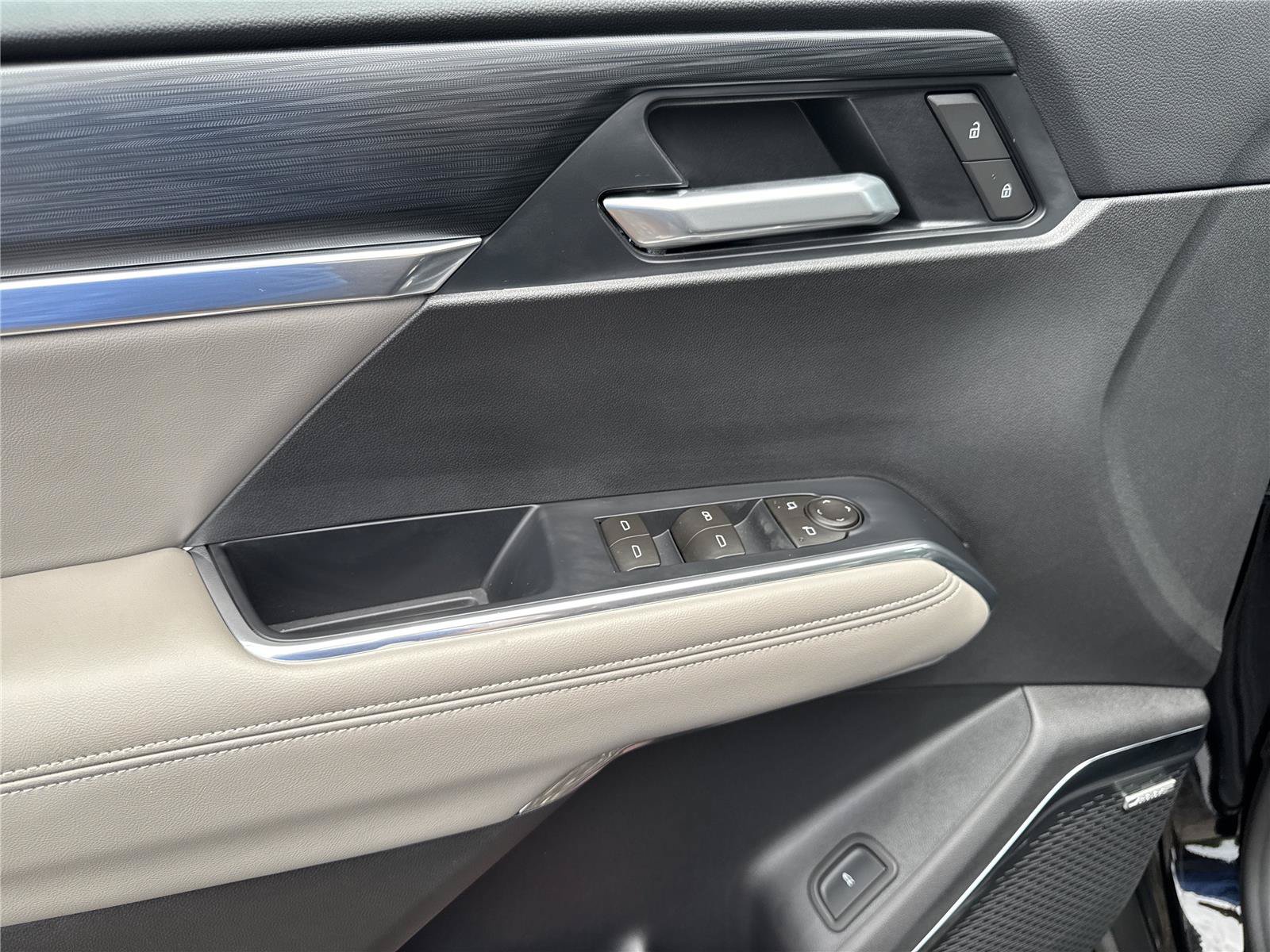 New 2026 GMC Acadia Elevation w/ Elevation Premium Package FWD image 17