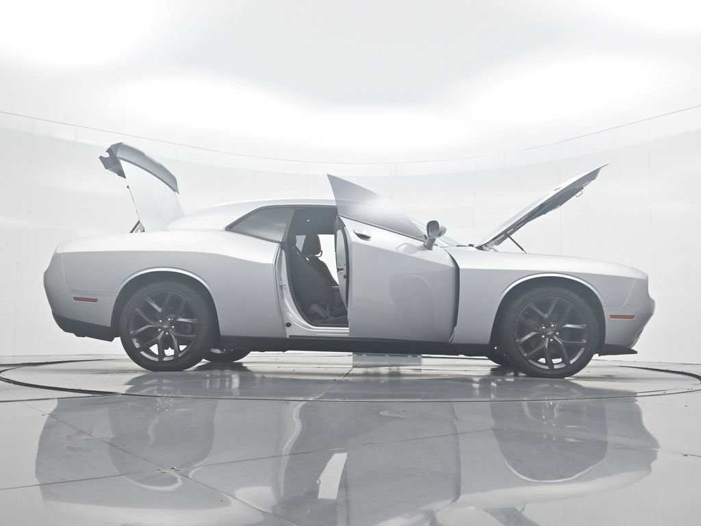 Used 2020 Dodge Challenger SXT w/ Blacktop Package RWD image 40