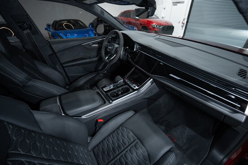 Used 2024 Audi RS Q8 AWD/4WD image 36