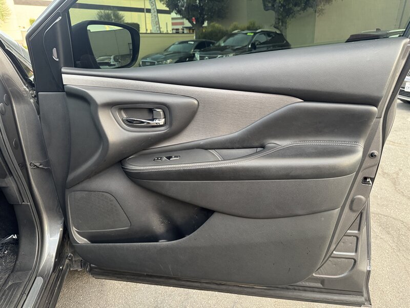 Used 2021 Nissan Murano S FWD image 39