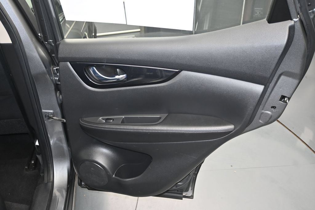 Used 2019 Nissan Rogue Sport SV AWD/4WD image 18