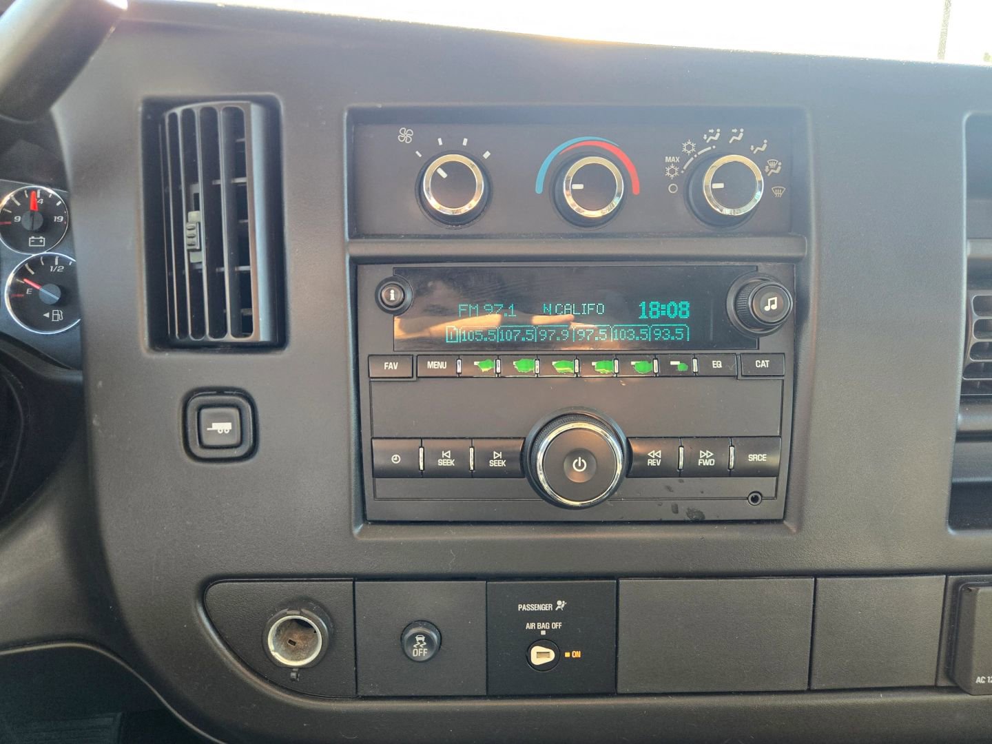 Used 2016 GMC Savana 3500 LS image 23