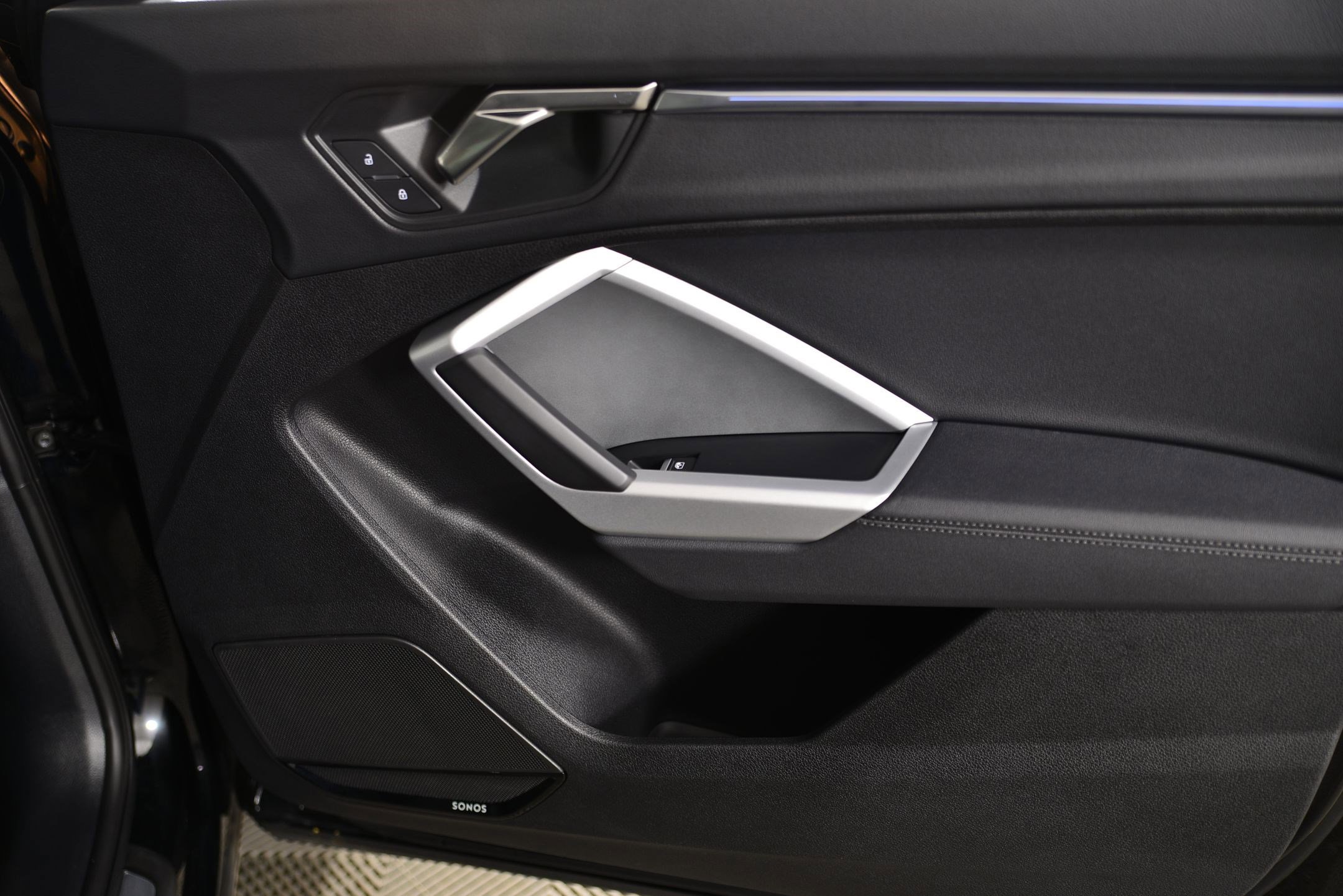 Used 2025 Audi Q3 2.0T Premium Plus w/ Premium Plus Package image 11