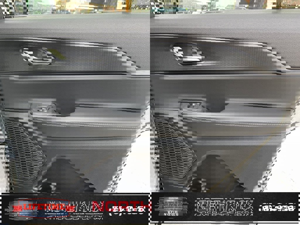 New 2025 Jeep Grand Cherokee L Altitude image 27