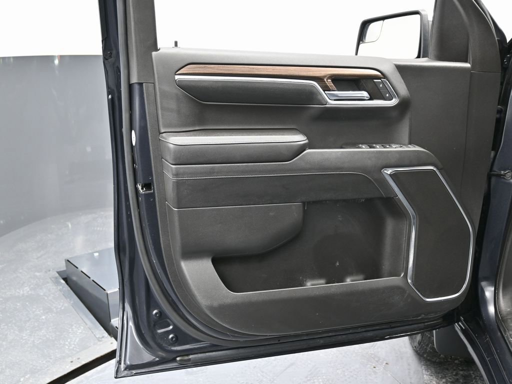 Used 2024 Chevrolet Silverado 1500 LT image 39