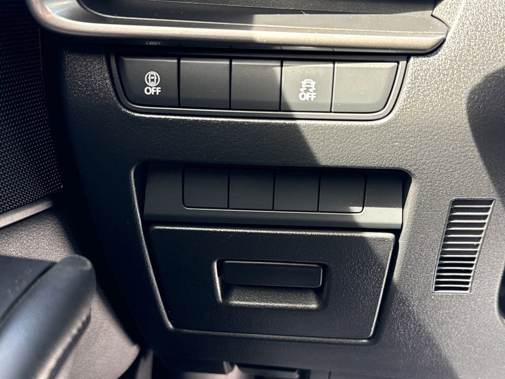 Used 2021 MAZDA MAZDA3 s image 32