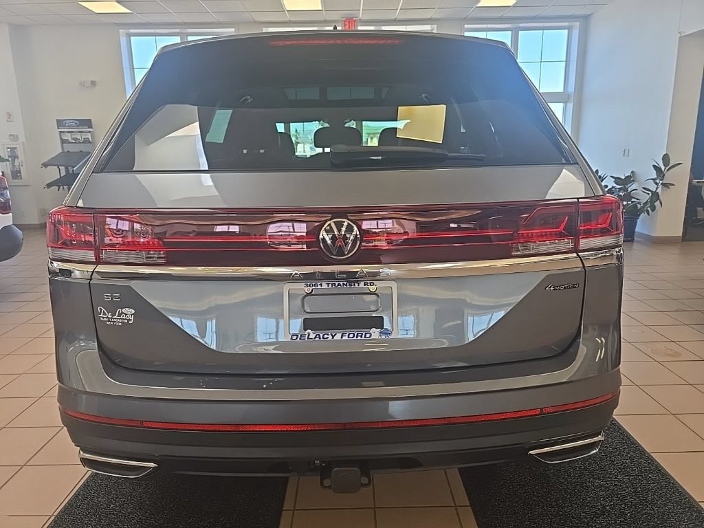 Used 2024 Volkswagen Atlas SE AWD/4WD image 5