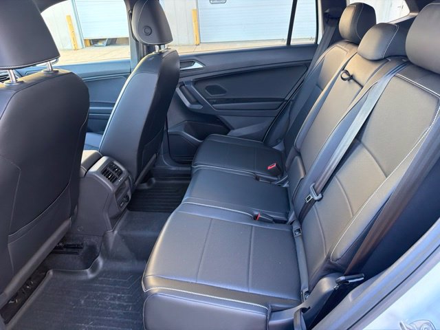 Used 2021 Volkswagen Tiguan SE R-Line AWD/4WD image 15