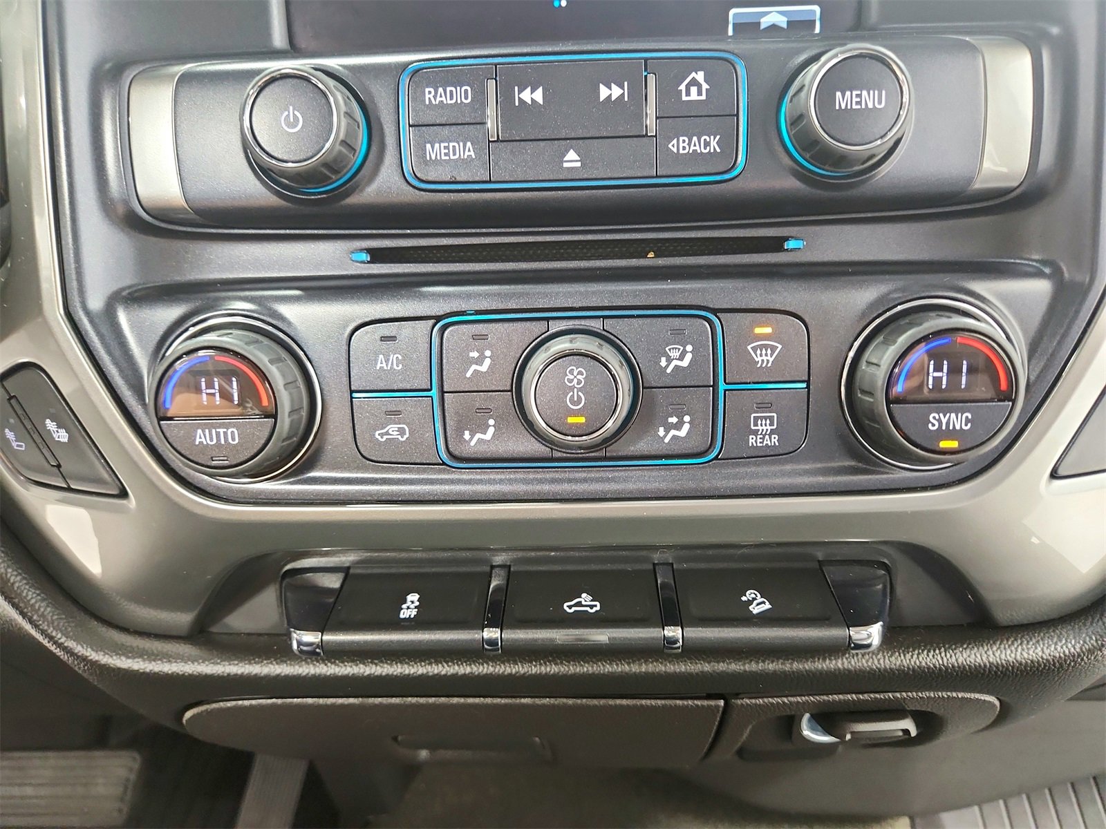 Used 2018 Chevrolet Silverado 1500 LT w/ All Star Edition image 29