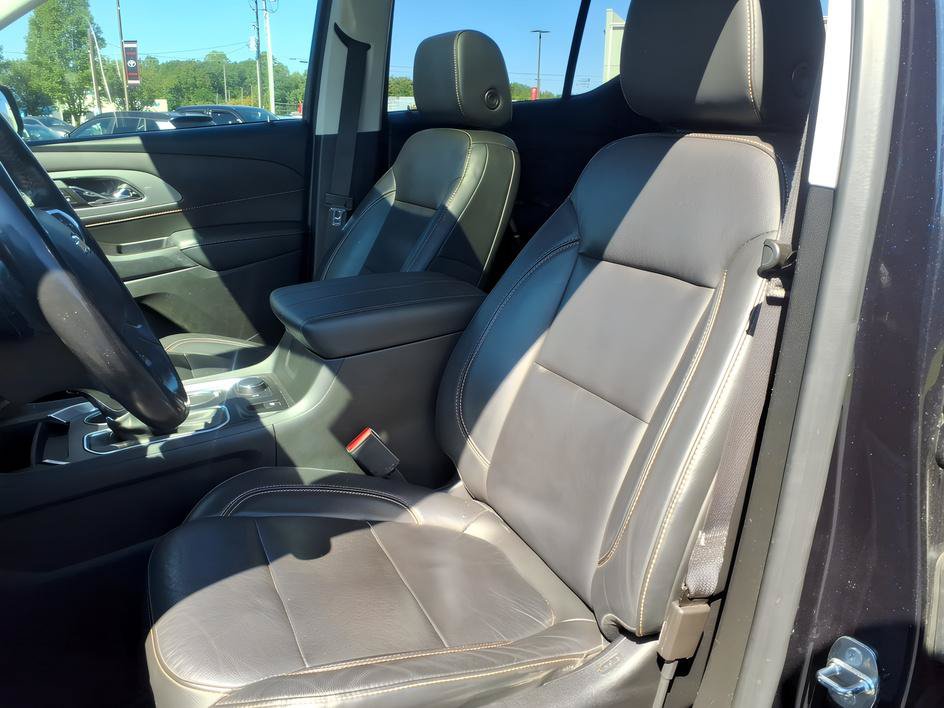 Used 2020 Chevrolet Traverse LT w/ LT Premium Package AWD/4WD image 15