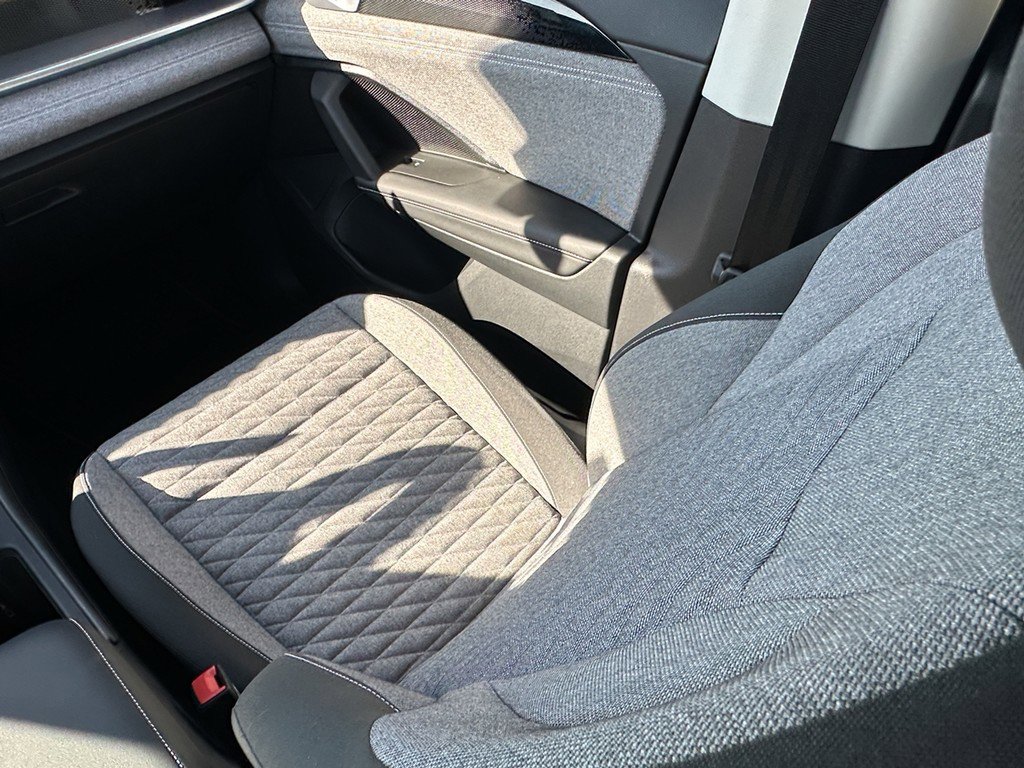 Used 2025 Volkswagen Tiguan S image 16