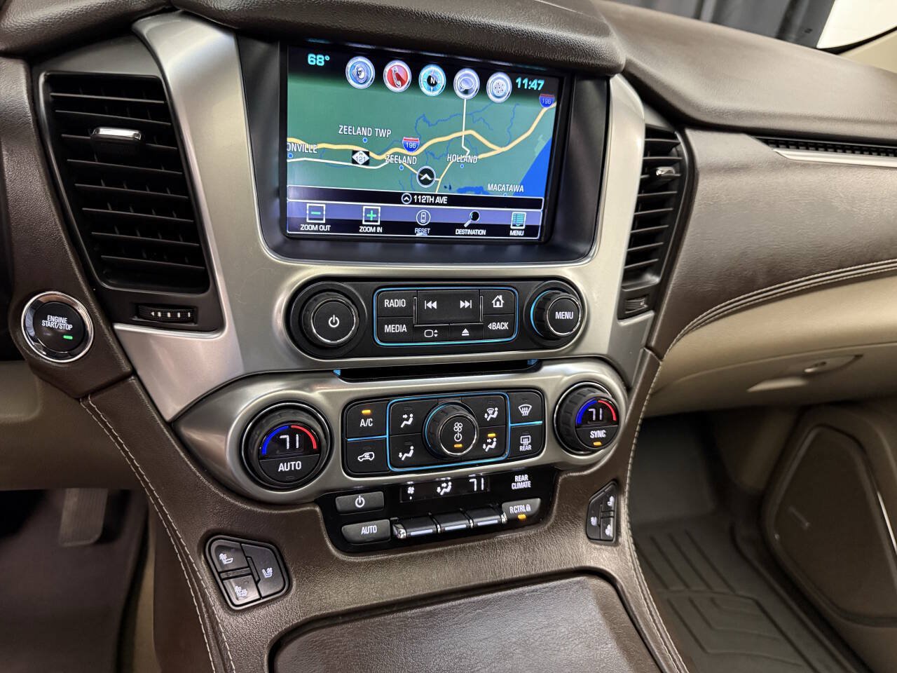 Used 2017 Chevrolet Suburban Premier AWD/4WD image 18