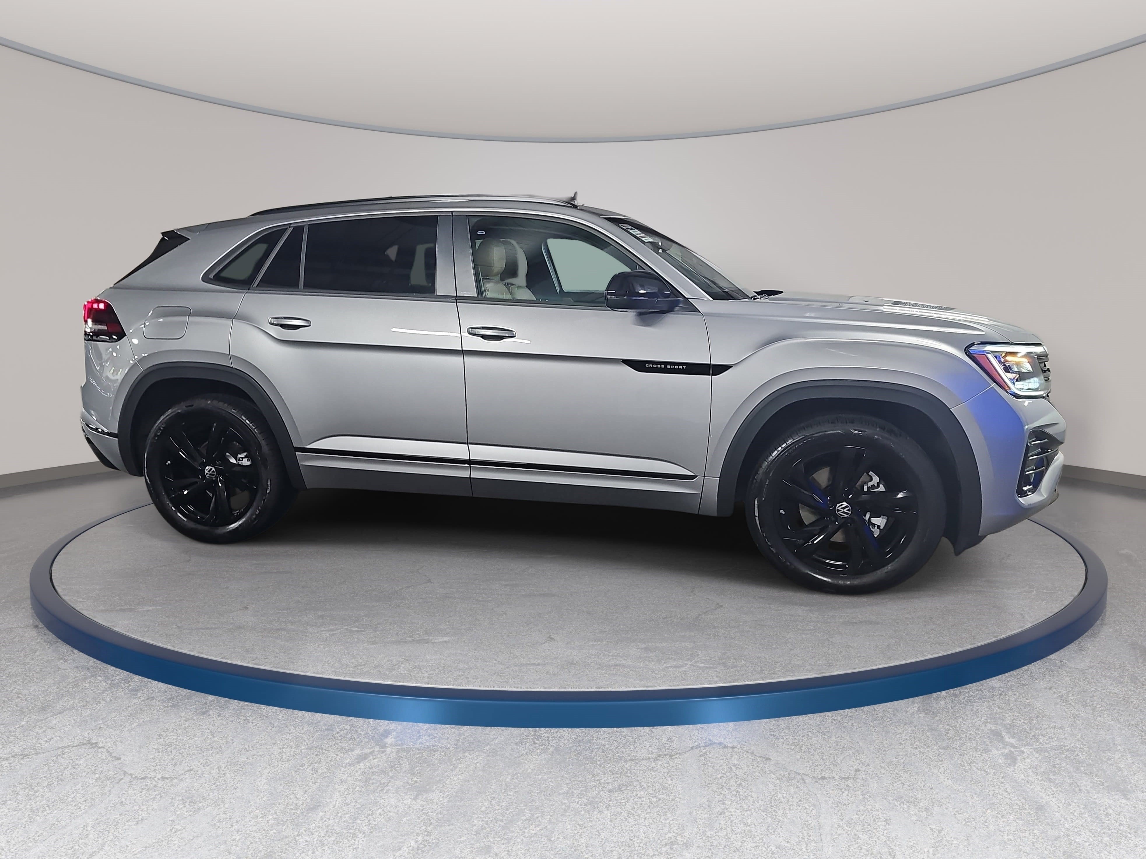 Used 2026 Volkswagen Atlas Cross Sport SEL R-Line AWD/4WD image 4