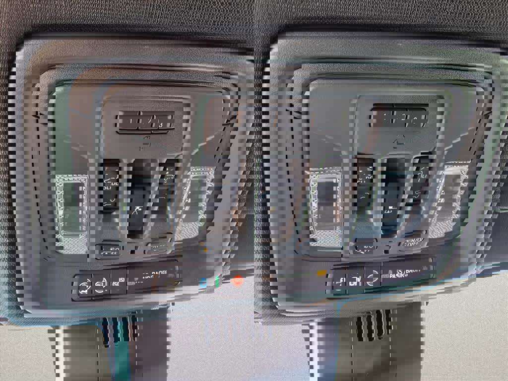 Used 2024 Chevrolet Silverado 2500 High Country w/ High Country Premium Package image 19