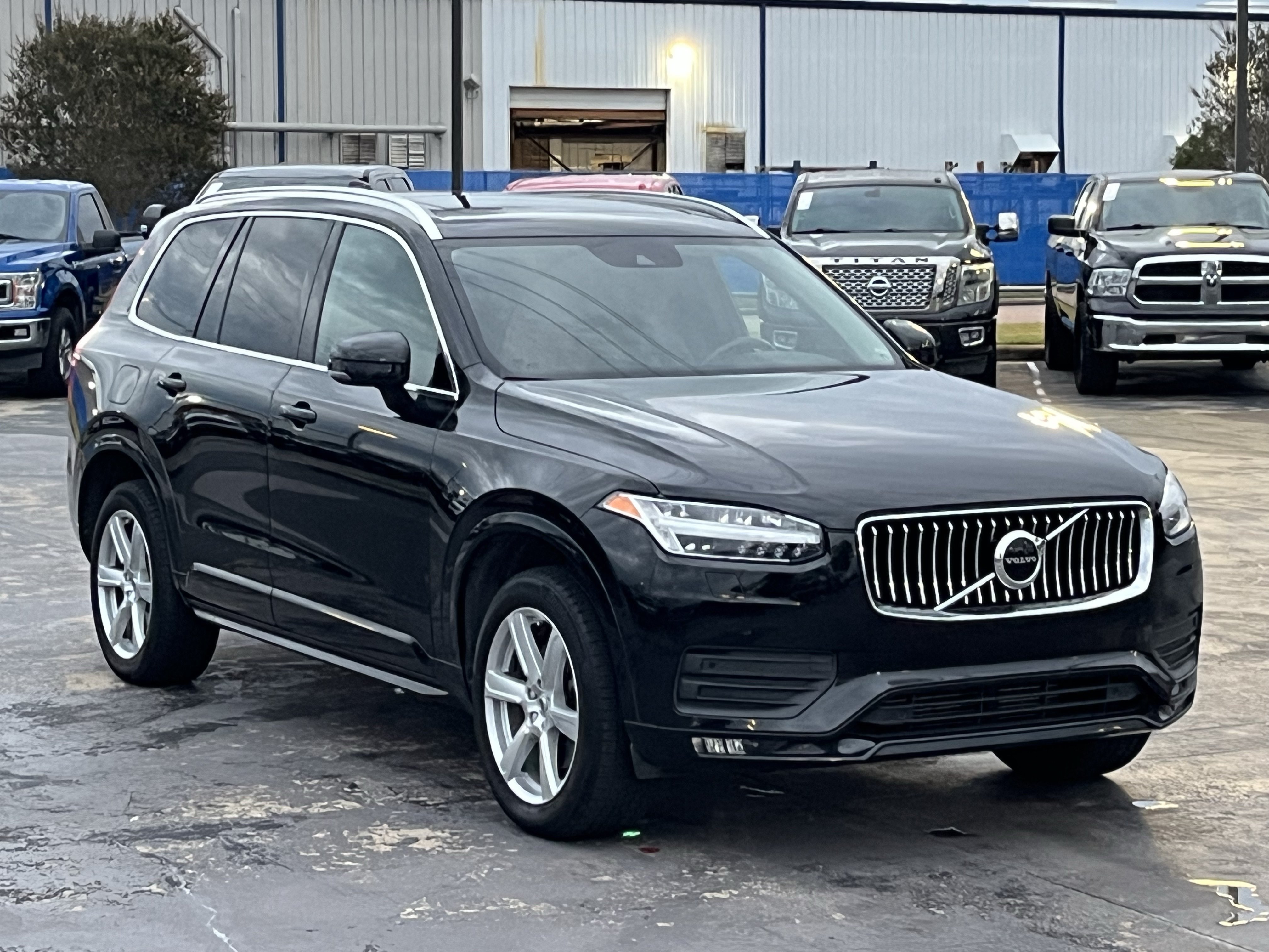 Used 2022 Volvo XC90 T5 Momentum AWD/4WD image 5