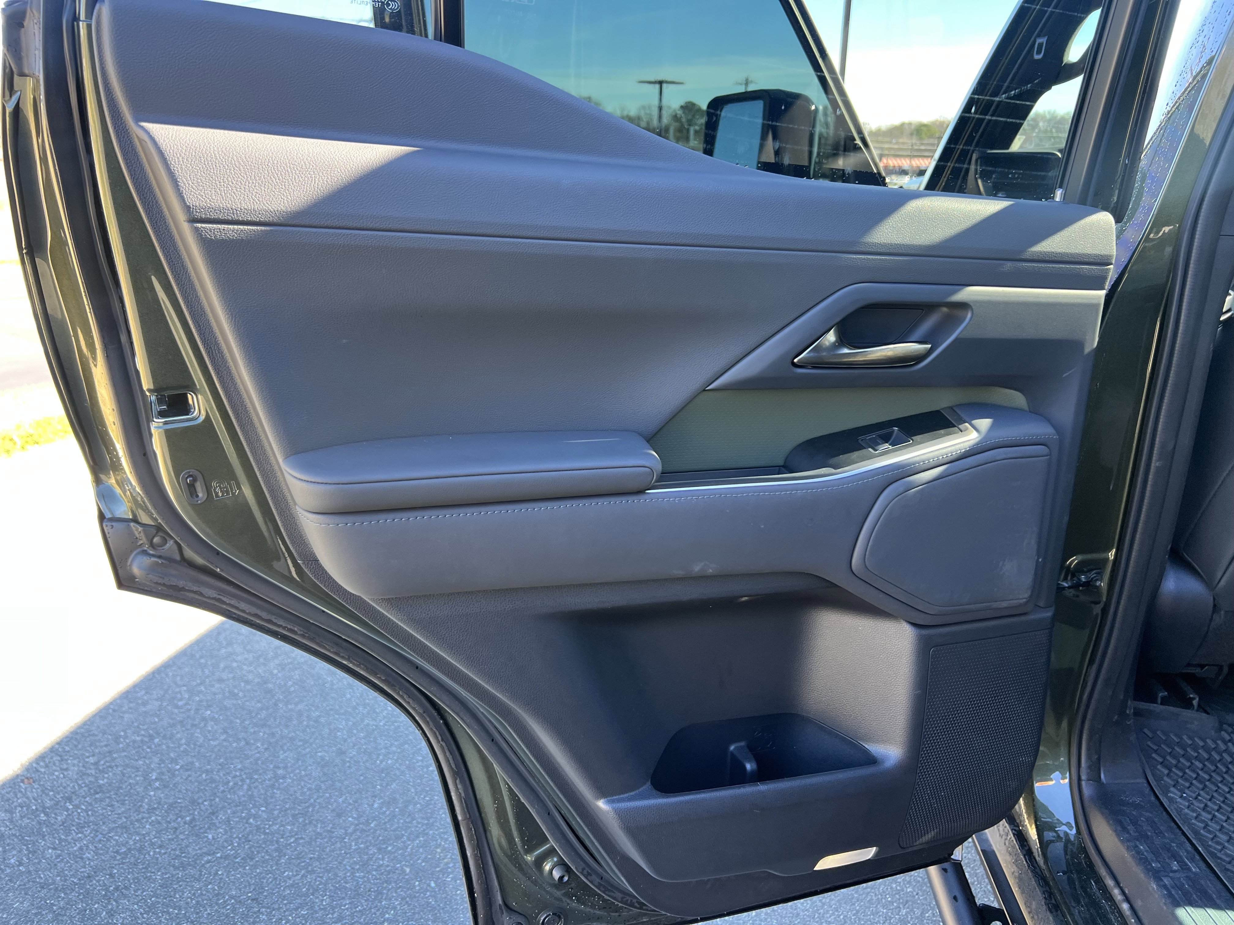 Used 2025 Lexus GX 550 w/ Accessory Package (32) image 25