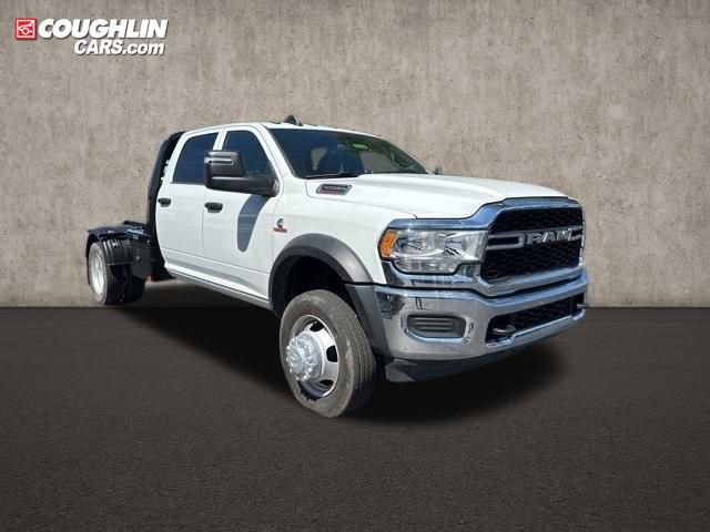 New 2024 RAM 5500 Tradesman w/ Chrome Appearance Group image 3