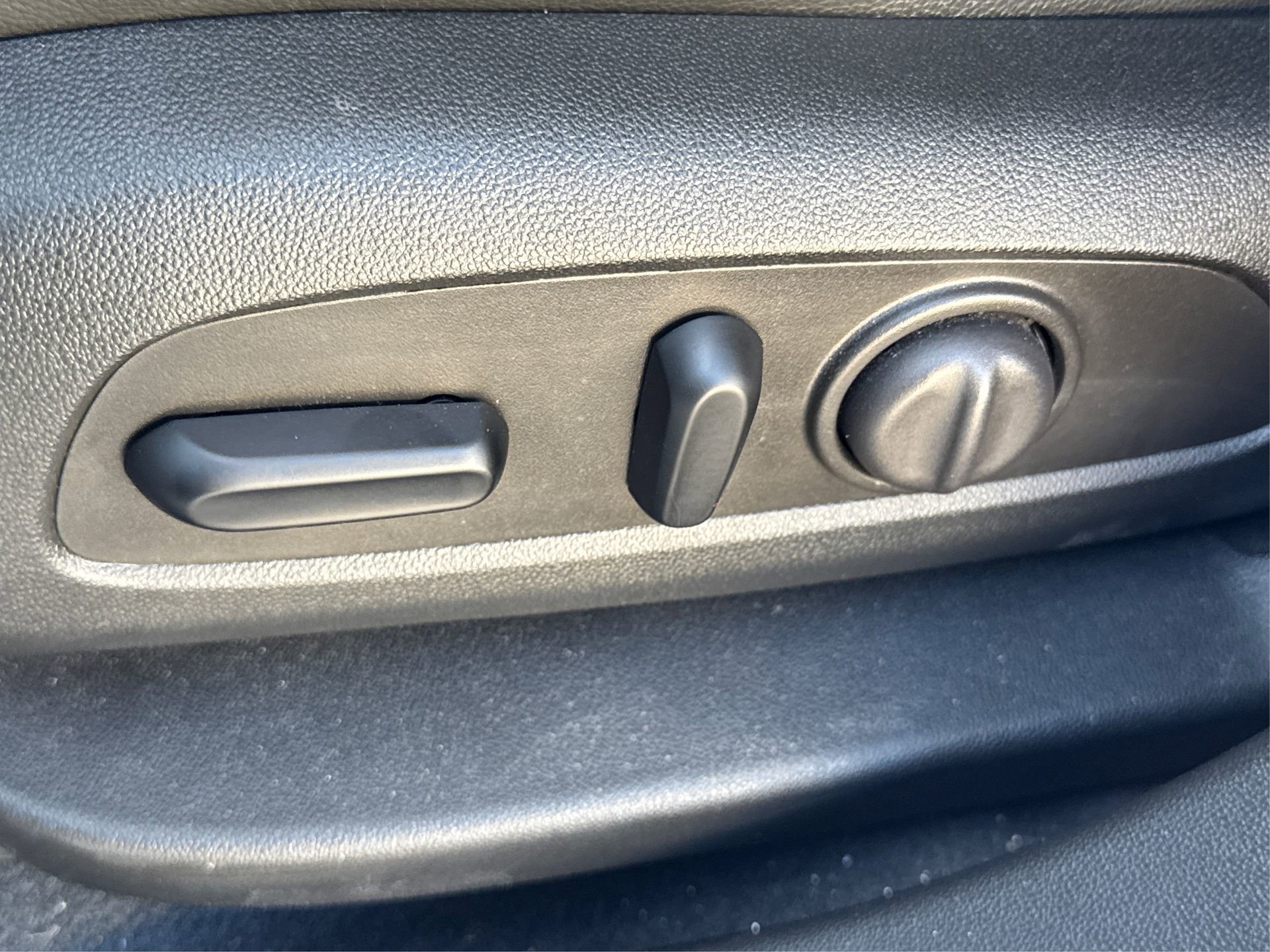 Used 2023 GMC Acadia Denali w/ Denali Technology Package image 24