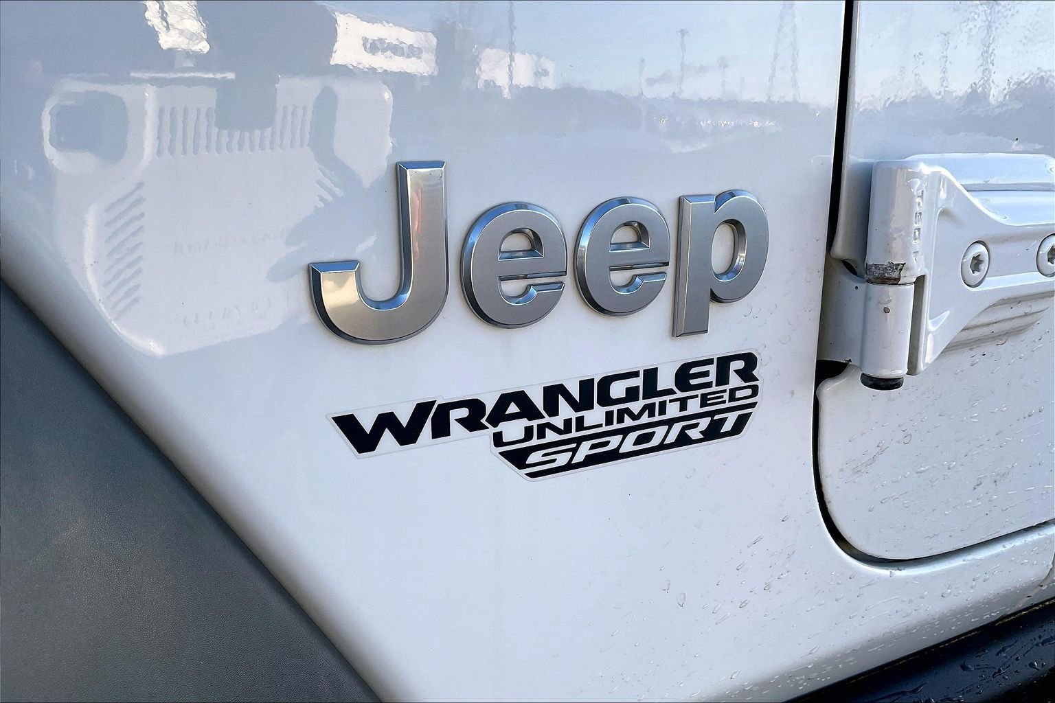 Used 2018 Jeep Wrangler Unlimited Sport image 32