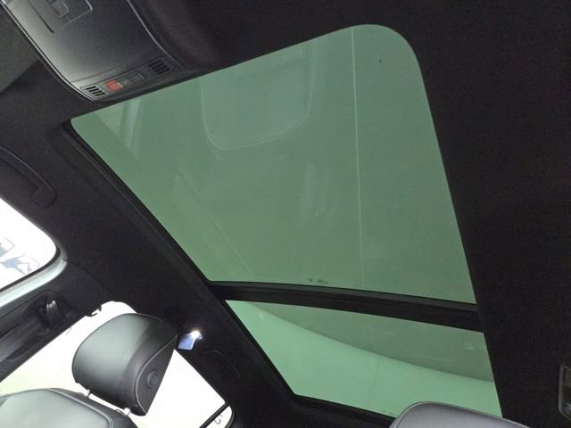 Used 2024 Volkswagen Tiguan SE R-Line image 34