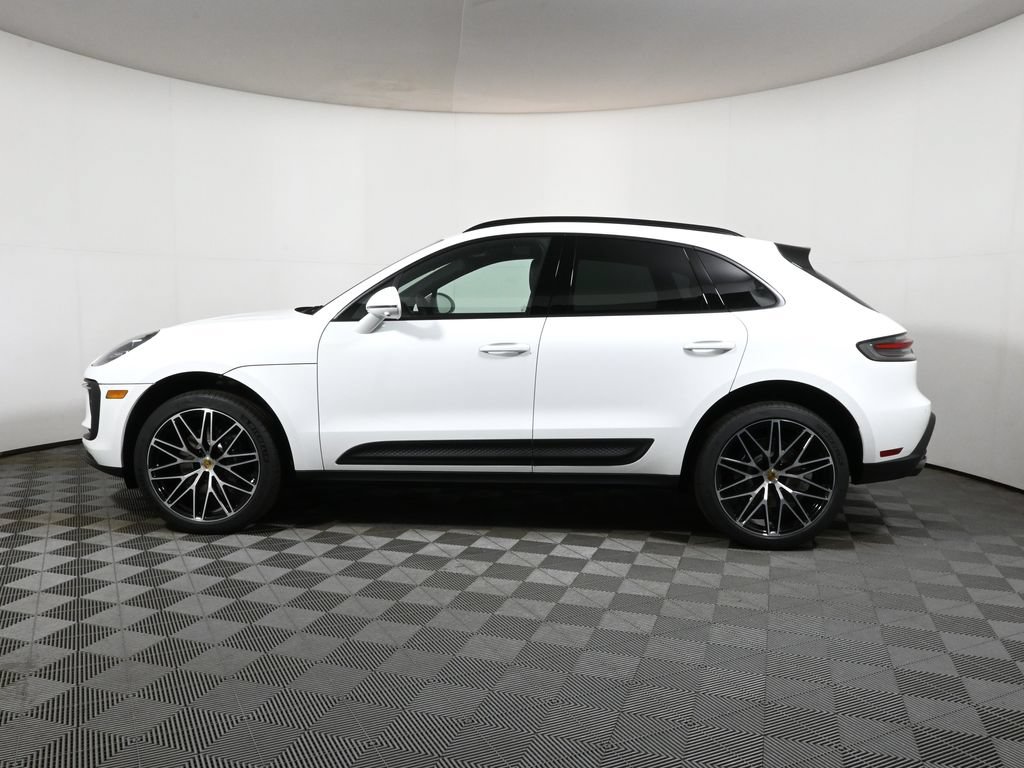 Used 2026 Porsche Macan AWD/4WD image 2