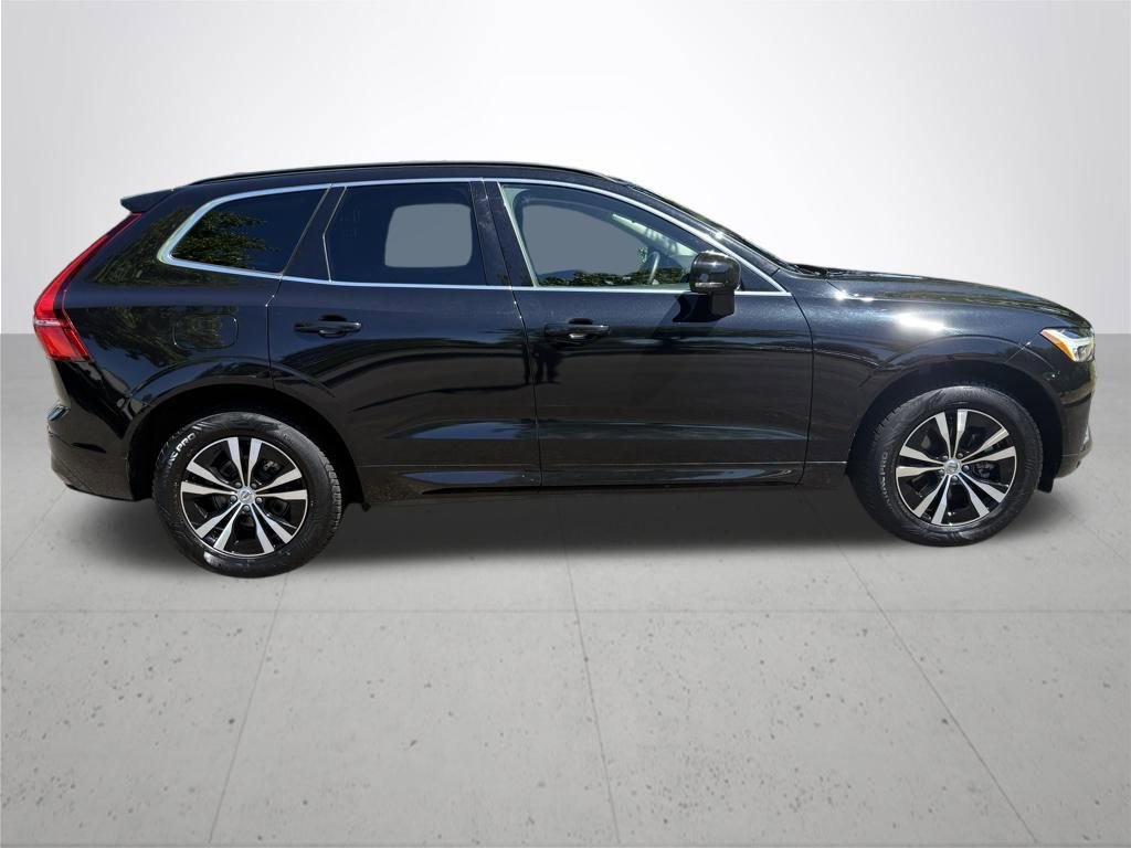 Used 2023 Volvo XC60 B5 Core FWD image 4