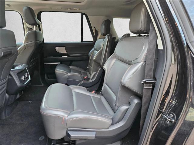 Used 2025 Ford Expedition Max Active AWD/4WD image 15