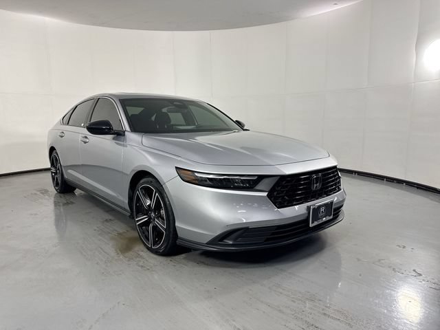 Used 2023 Honda Accord Sport image 3