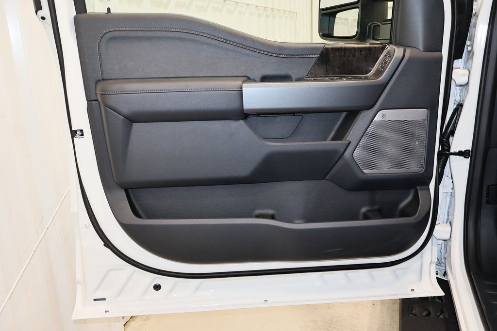 New 2025 Ford F350 Lariat w/ Lariat Ultimate Package image 9