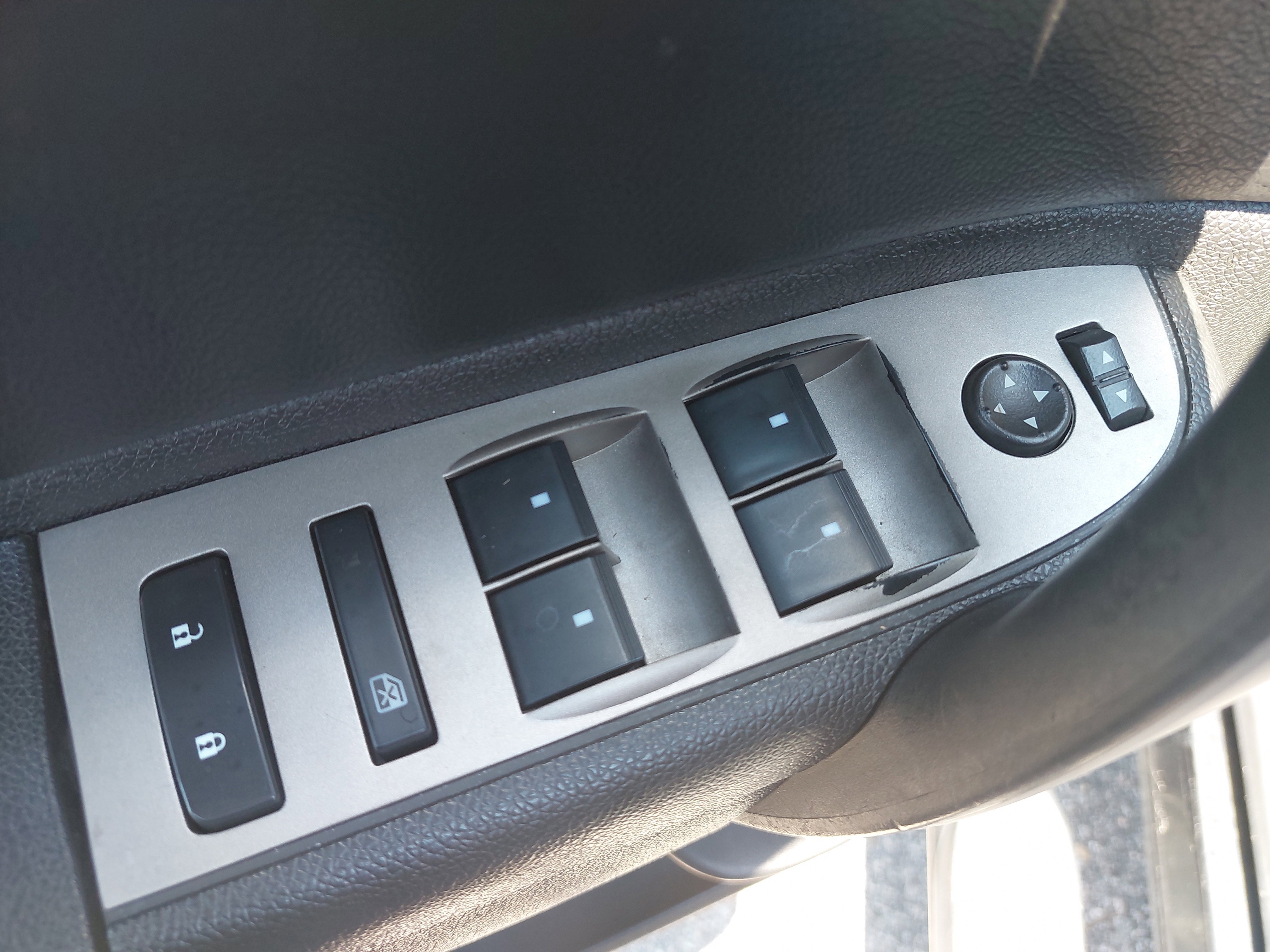 Used 2010 Chevrolet Silverado 1500 LT image 26