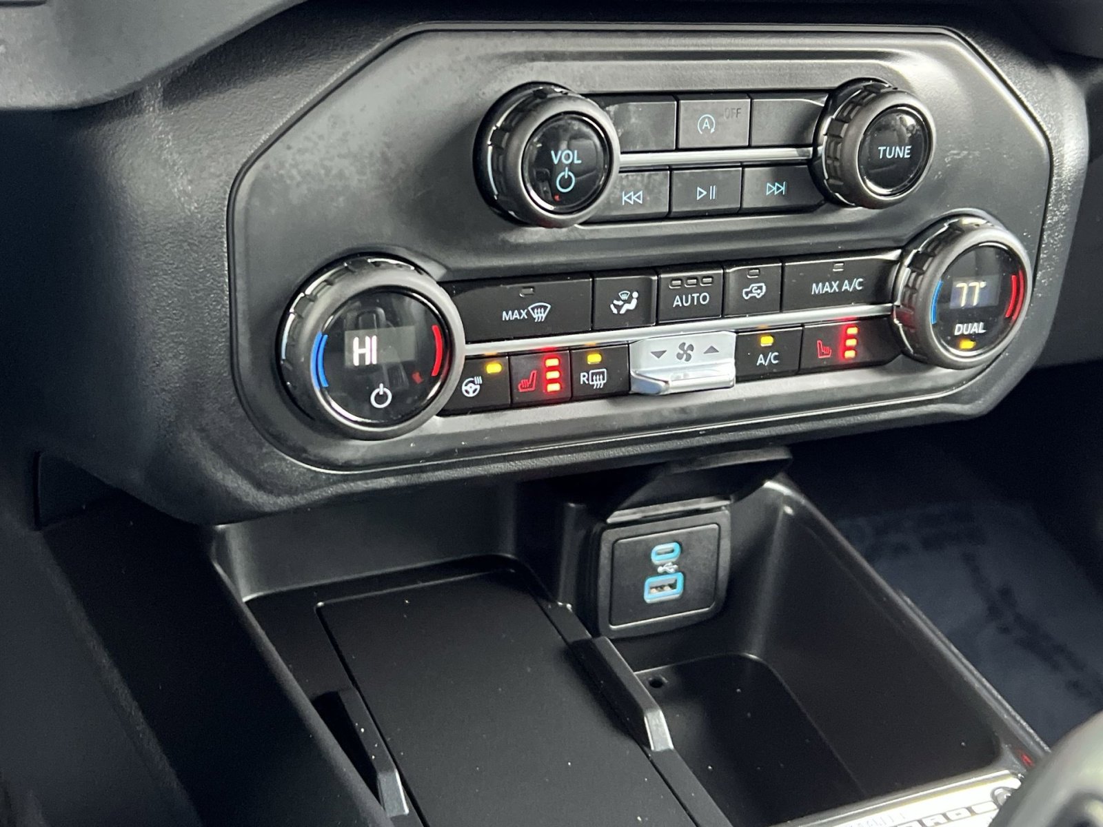 Used 2025 Ford Bronco Outer Banks image 19