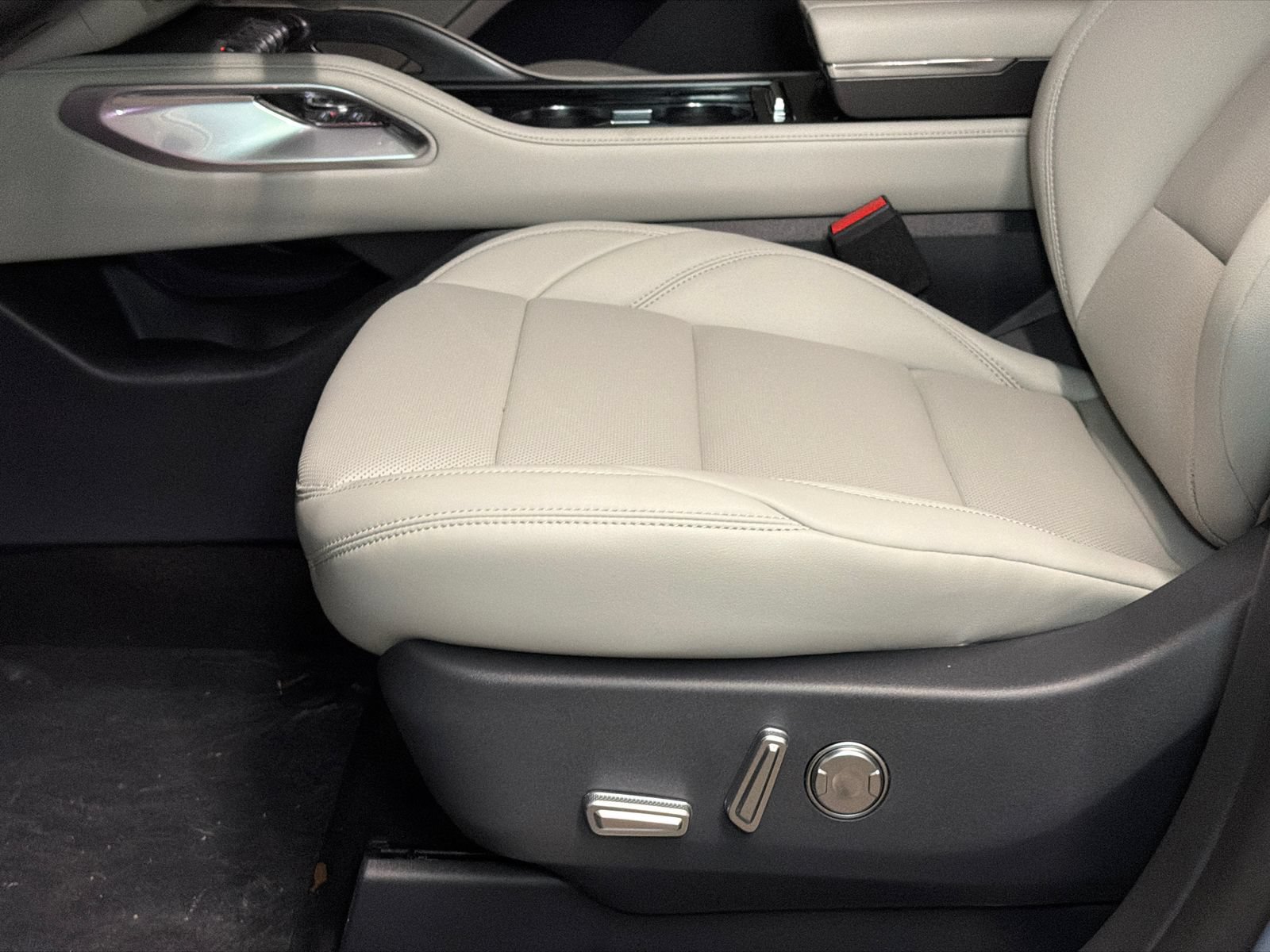 New 2026 Lincoln Nautilus Premier AWD/4WD image 15