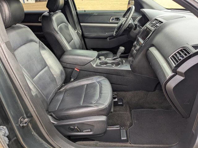 Used 2016 Ford Explorer XLT w/ Equipment Group 202A image 41