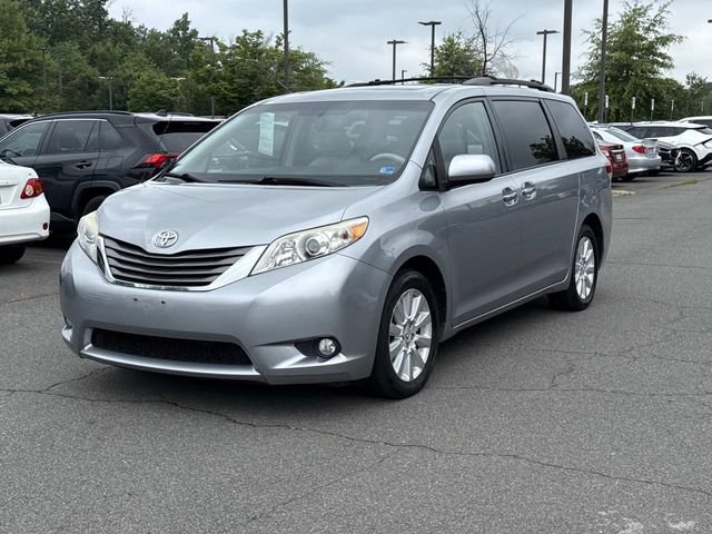 Used 2012 Toyota Sienna XLE w/ Entertainment Pkg AWD/4WD image 5