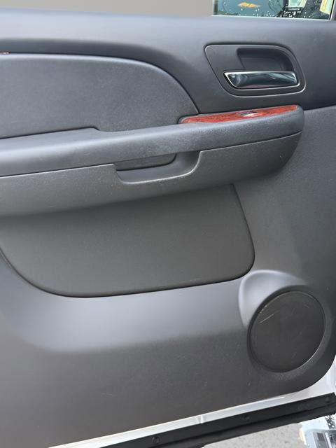 Used 2013 Chevrolet Avalanche LTZ image 25